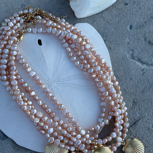 Sun + Soul ARIELLE SEASHELL LOCKET Pearl necklace ARIELLE SEASHELL LOCKET - Picture 2 of 6